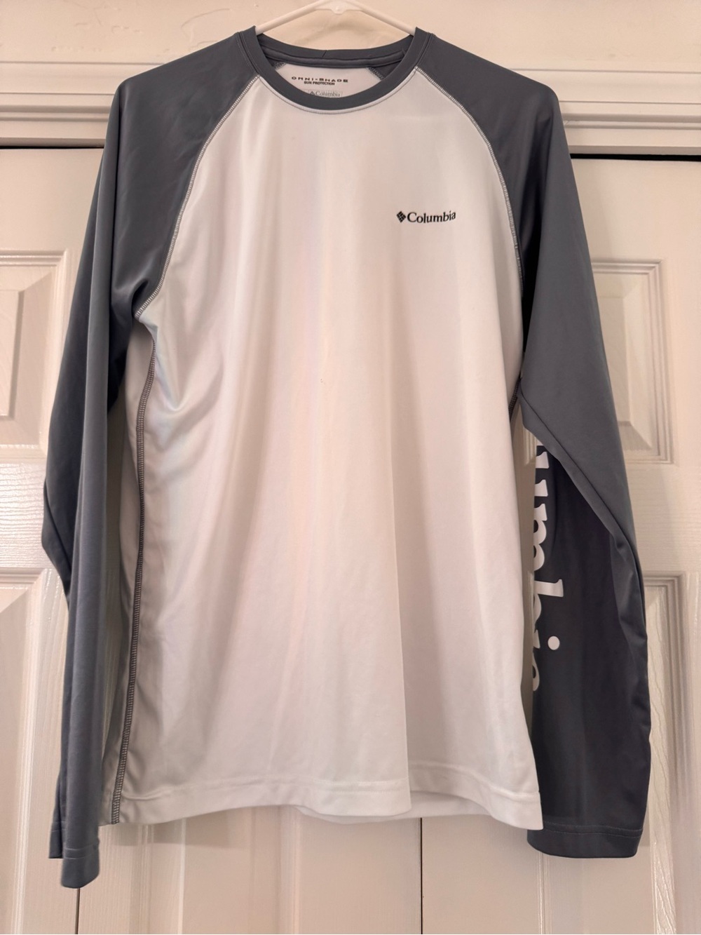 Columbia Men’s Long-Sleeve Raglan Shirt - White and Gray